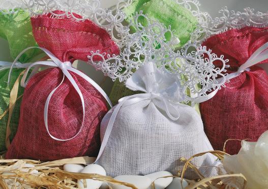 Small bag with chiacchierino lace. Small bag with chiacchierino lace.