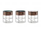 Comodino Roi in noce canaletto finitura naturale con base cromo nero top in marmo