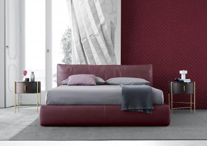 Letto matrimoniale Soho in pelle Martin bordeaux con comodini Roi - BertO