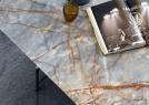 Dettaglio top in marmo Deep Gray tavolino Riff - BertO