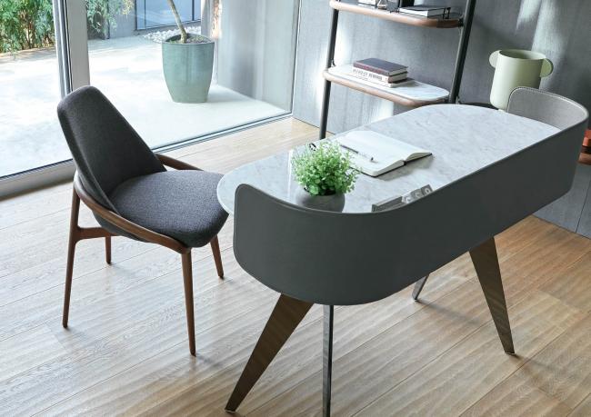 Sedia in legno moderna Jackie WOOD con scrittoio Jim
