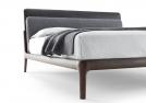 Letto Bowery dettaglio piedini in legno - Outlet 