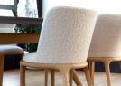 Sedie elegante e moderna in rovere e bouclé  Joan - BertO
