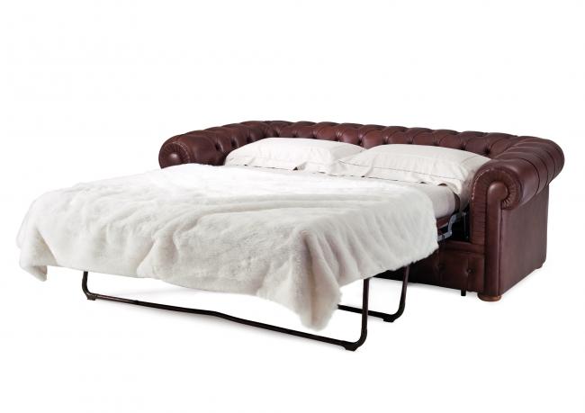 Divano letto Chesterfield realizzato nella Tappezzeria Sartoriale BertO