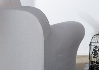 Dettagli sartoriali del divano classico Callas realizzato nella Tappezzeria Sartoriale BertO