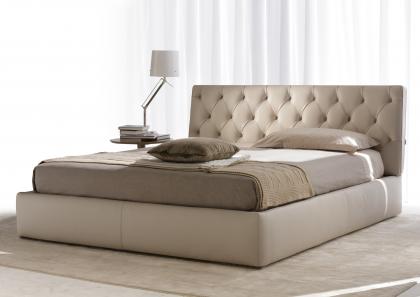 Letto Tribeca in pelle con pratico box contenitore ad alzata facilitata