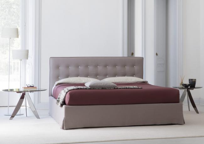 Letto con testata trapuntata Marais 