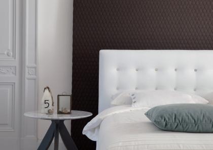 Dettaglio testata del letto Marais in lino bianco - Design by BertO Studio