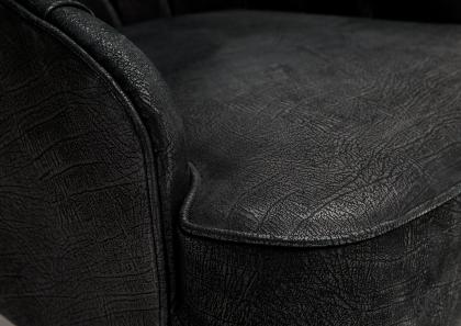 Rivestimento in pelle Nabuk nera stampata con effetto vintage invecchiato, opaco - Poltrona Emilia BertO #BertoLive  