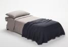 Poltrona letto Dafne aperta con materasso standard a molle, adatto ad un uso quotidiano