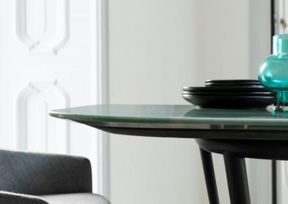 Tavolo CJ dal moderno design con Piano rettangolare arrotondato da una speciale bisellatura - BertO Salotti