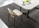 Sedia design Jackie abbinata al tavolo CJ con piano in marmo di Carrara  - BertO Salotti