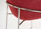 Sedie in tessuto colore rosso dettaglio della elegante struttura in metallo colore oro - BertO Outlet