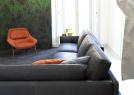 Divano con meridiana Dee Dee e la poltrona Hanna per un ambiente ricercato di design - BertO