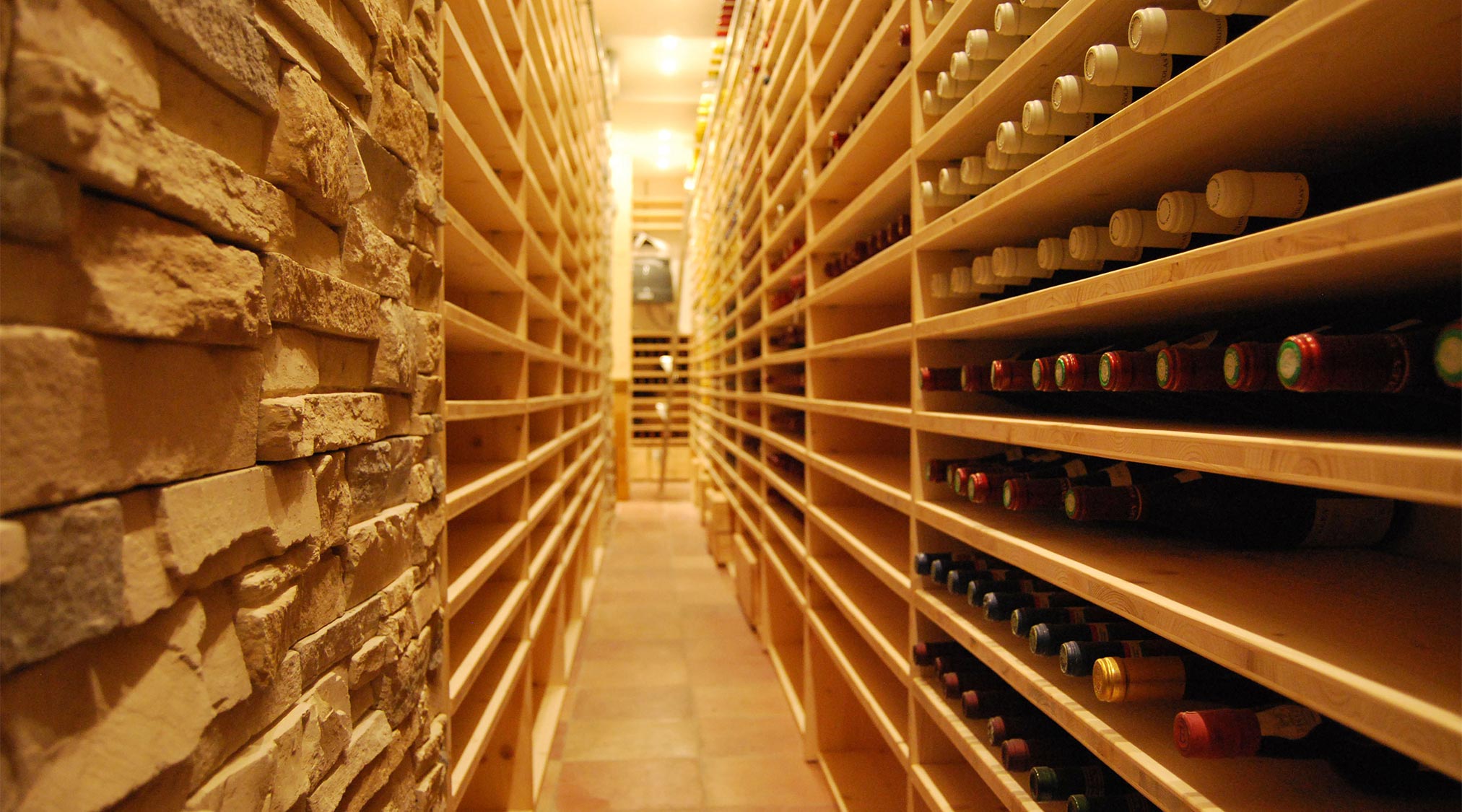 Wine Stash Scaffalatura A Cavo Da Pavimento A Soffitto - Portabottiglie Minimal Per 20 Bottiglie